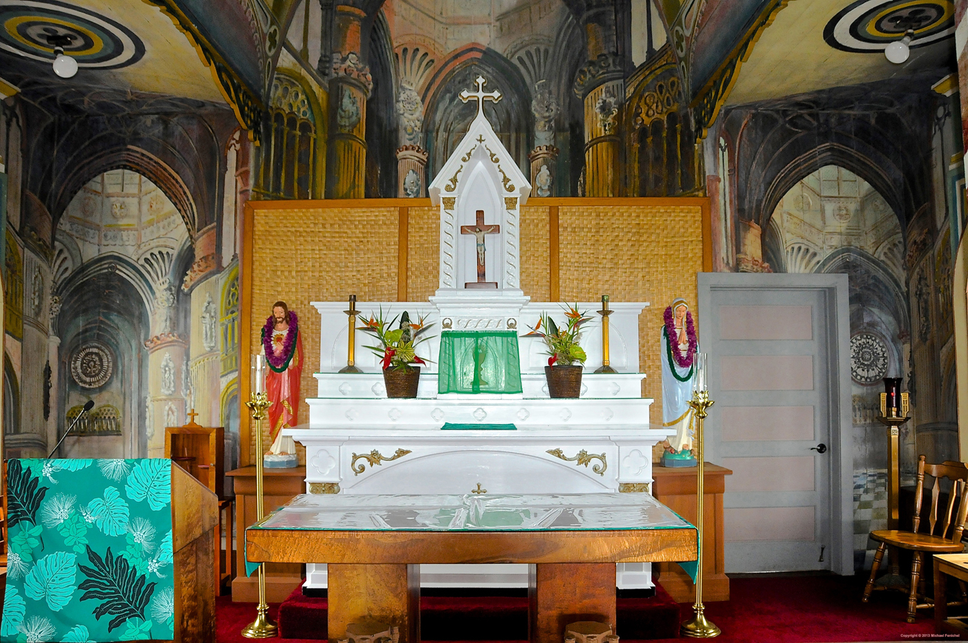 [Painted Church - Altar ]